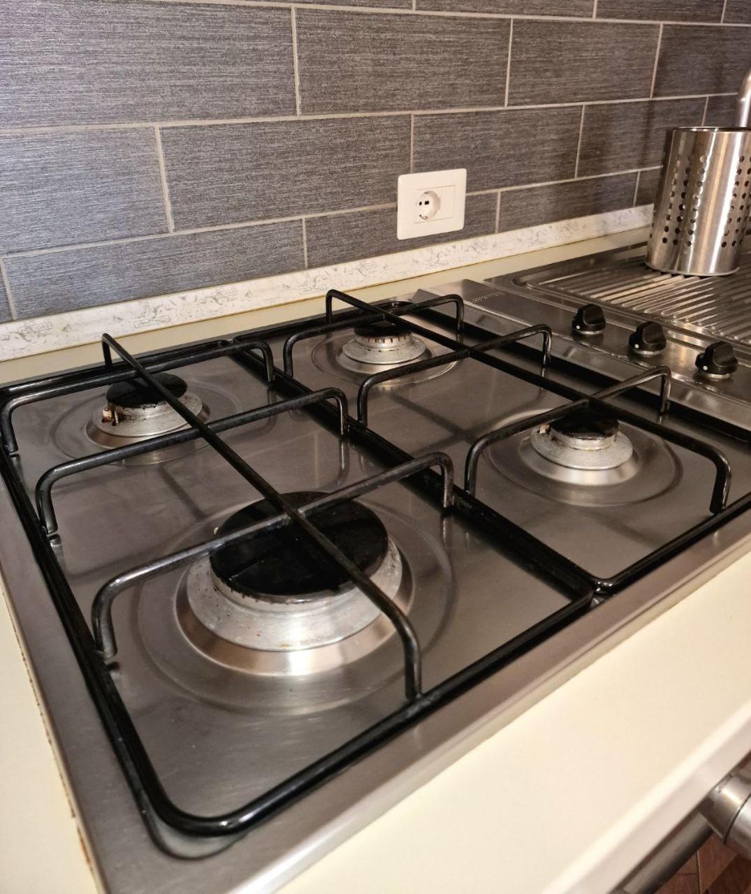 Domus Livio, 7 Min Fco Airport, Free Wifi, Garden Apartment, 2 Tv Hd Φιουμιτσίνο Εξωτερικό φωτογραφία